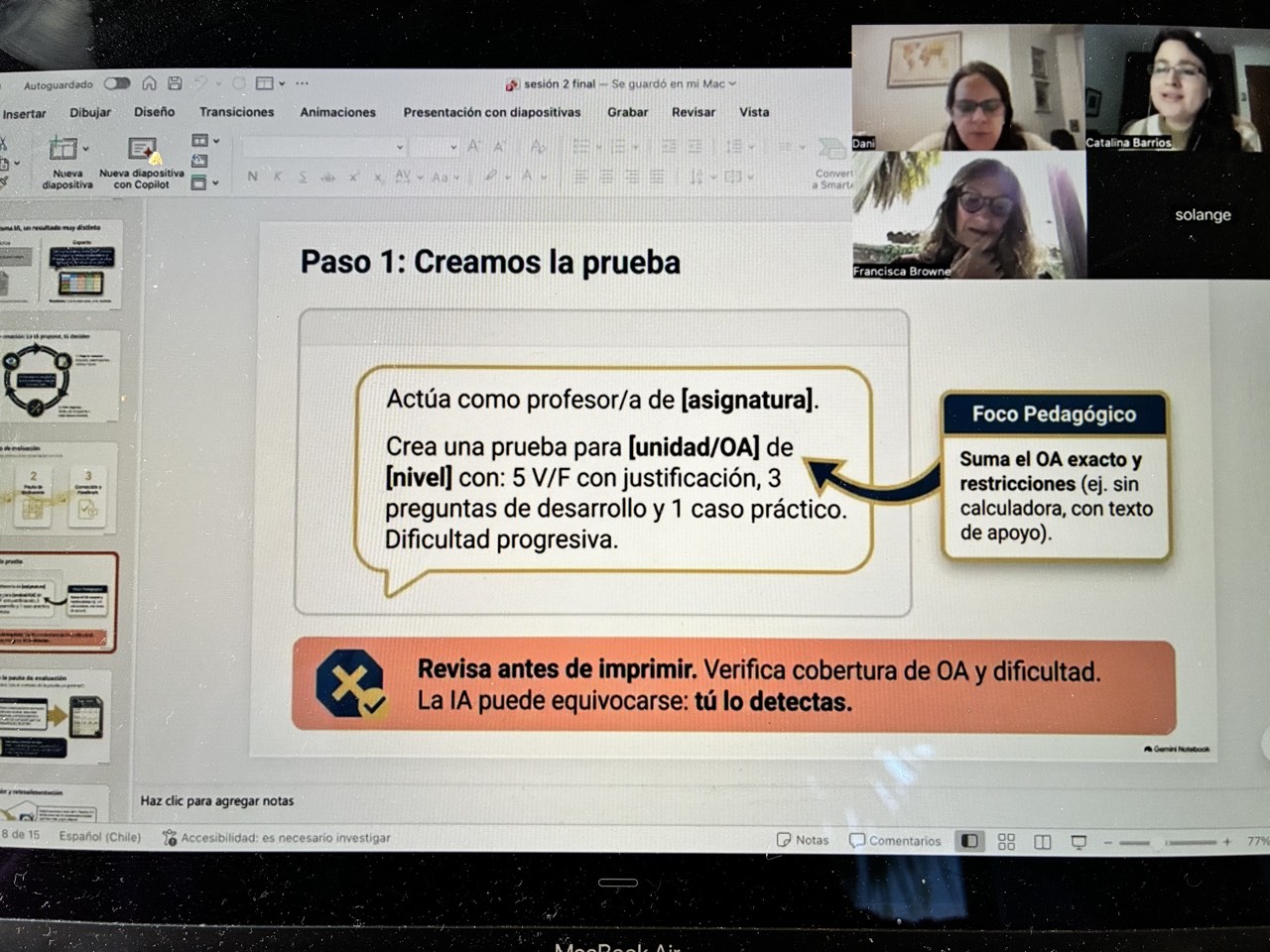 Sesión online del taller de IA, revisando cómo crear evaluaciones con inteligencia artificial