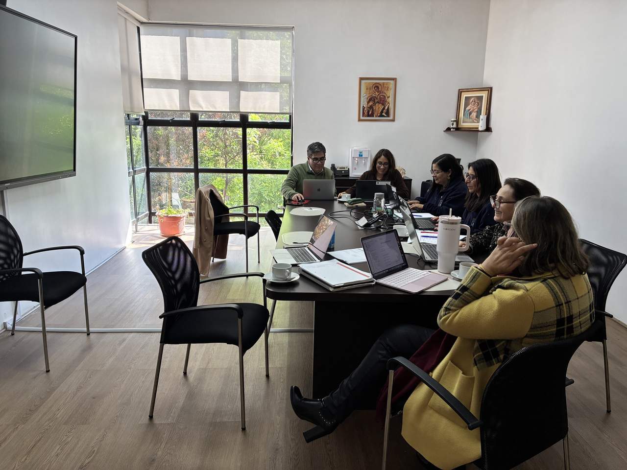 Capacitación presencial de Claude CoWork Plan Team con el equipo del Colegio Santísima Trinidad